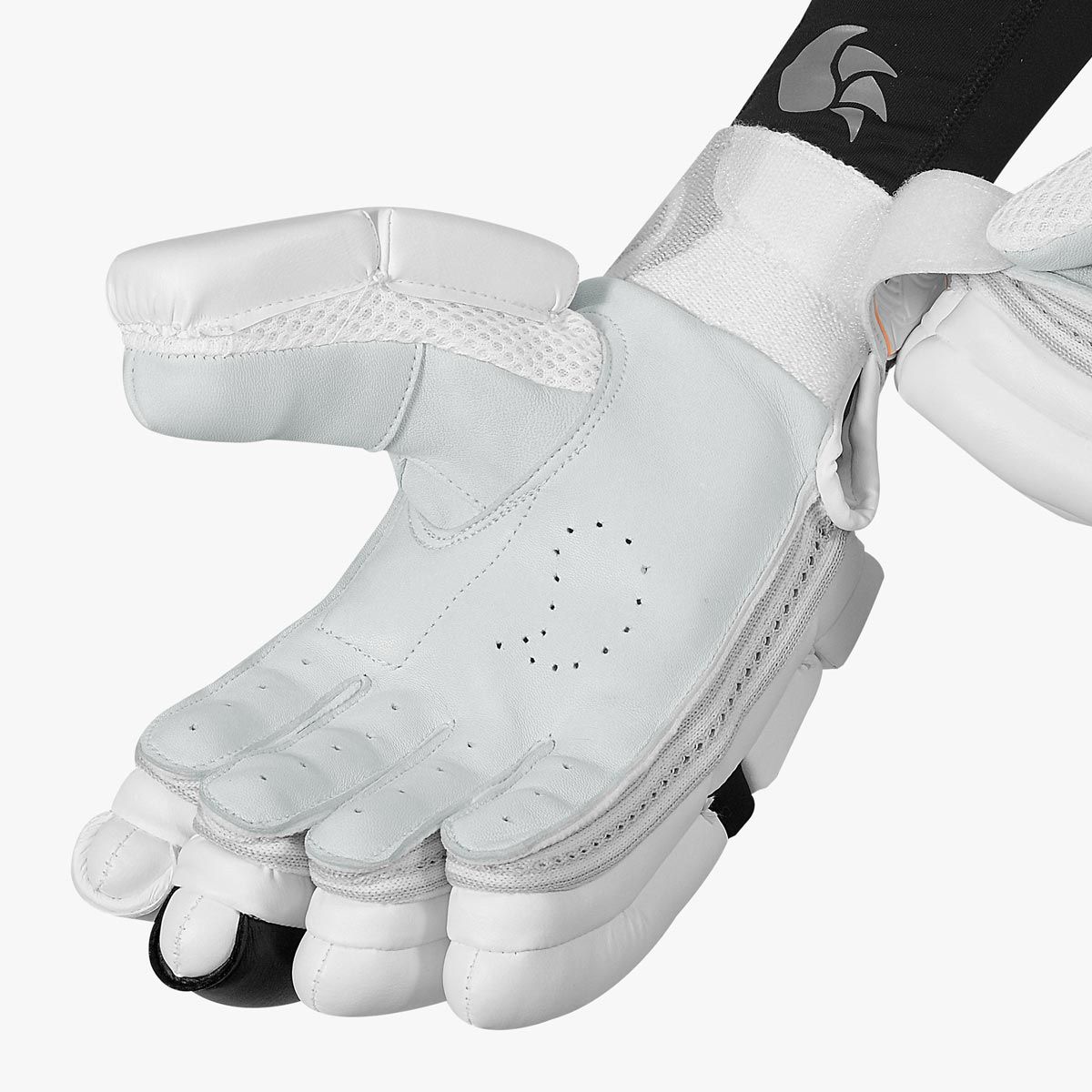 DSC Krunch 700 Cricket Batting Gloves - Junior - RH