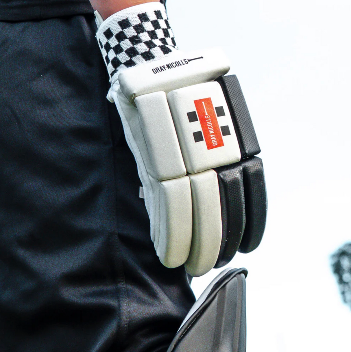 Gray Nicolls 700 Cricket Batting Gloves - 26/27