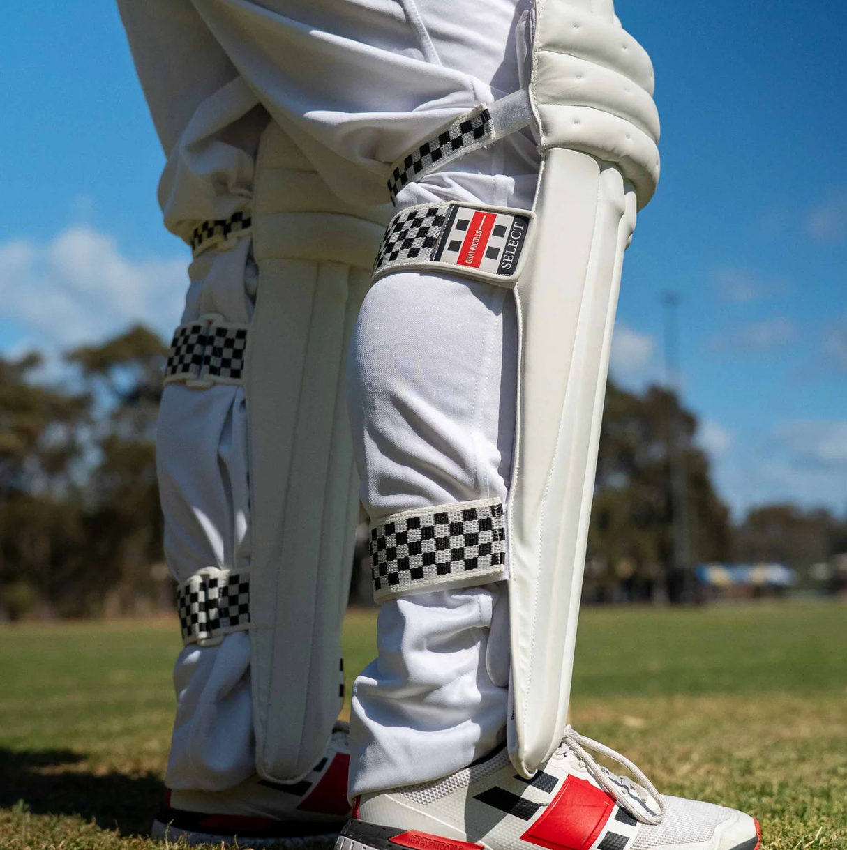 Gray Nicolls Select Cricket Batting Leg Guards - White - 26/27
