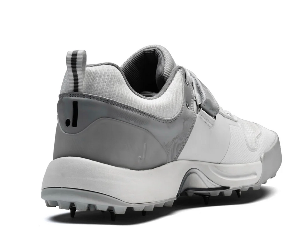 IDONEUS ID2 Cricket Bowling Shoe - Steel Spikes