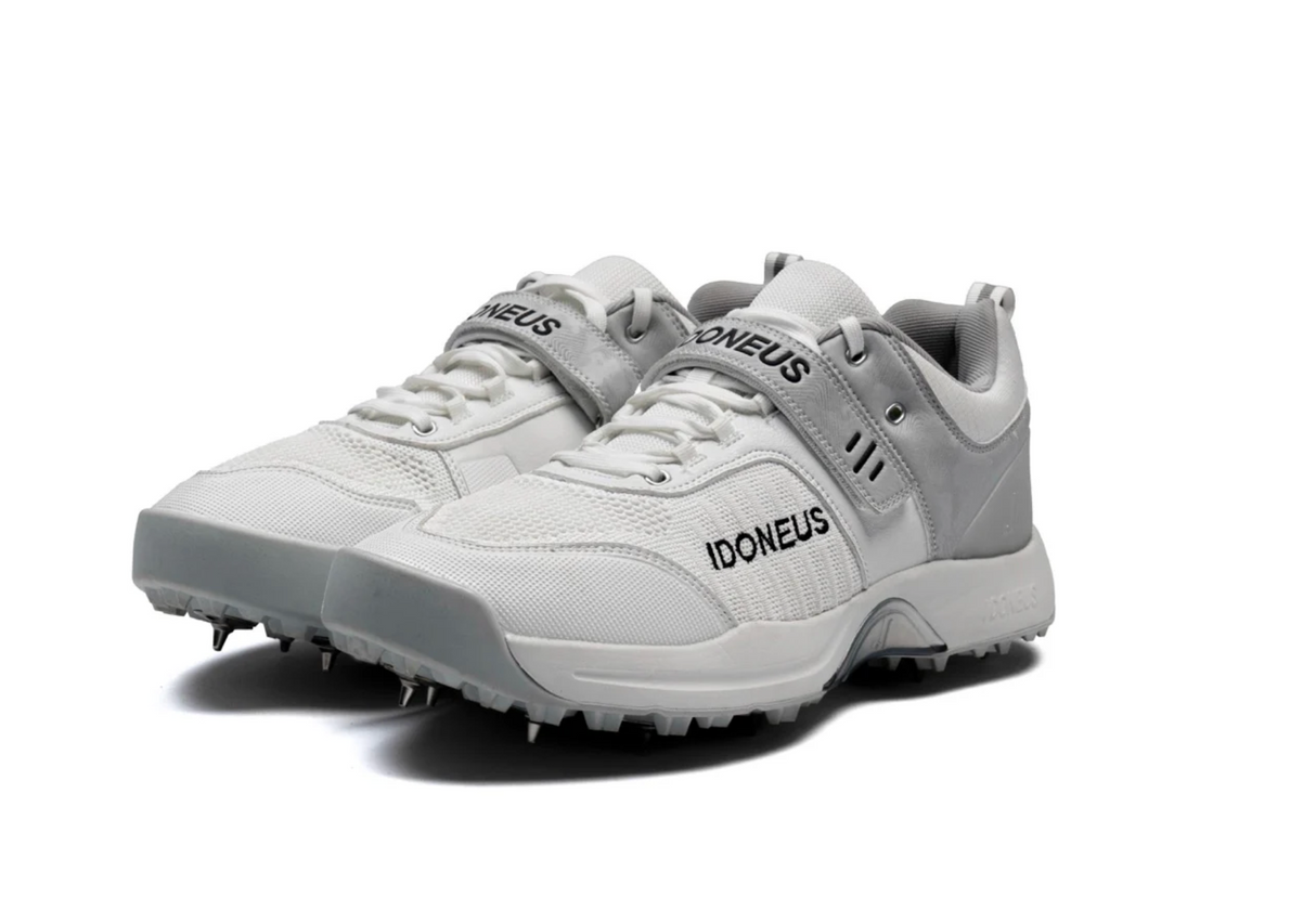 IDONEUS ID2 Cricket Bowling Shoe - Steel Spikes