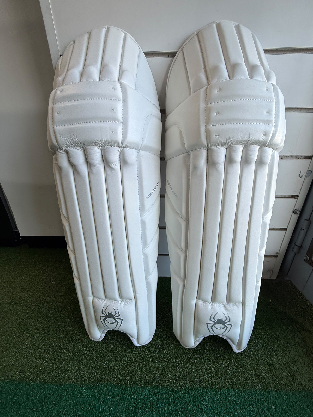 SPYDA-LITE Silver Edition Cricket Batting Pads - Adult - Ambi - 26/27