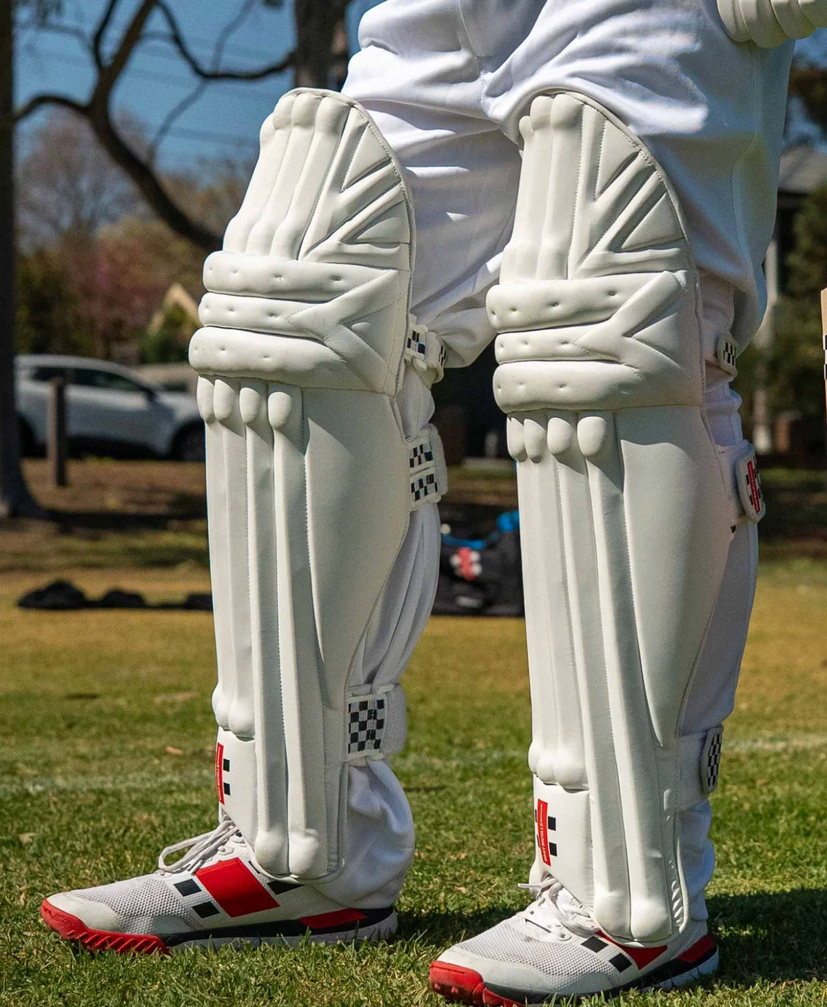 Gray Nicolls Legend Cricket Batting Leg Guards - 25/26 - Adult - RH