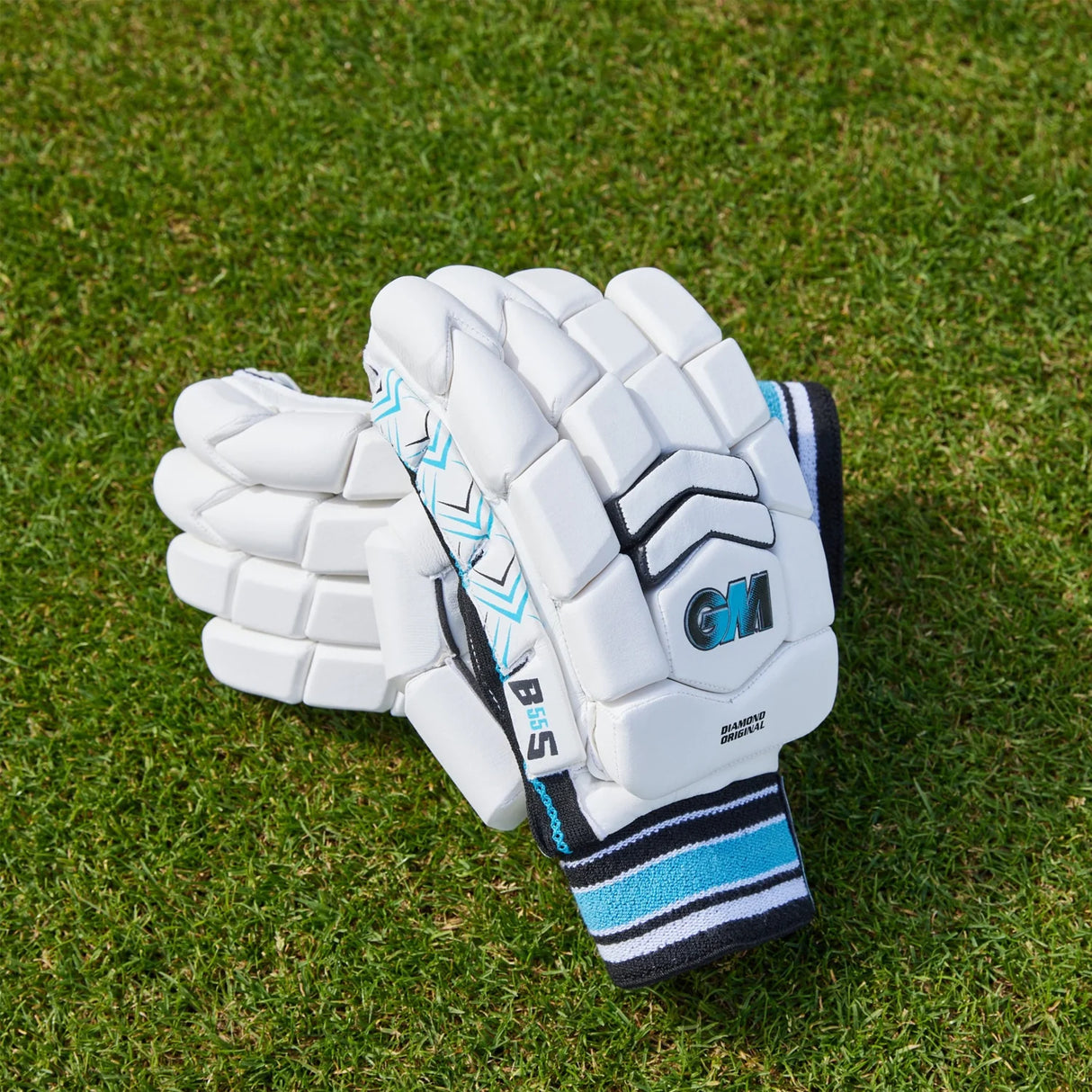 GM Diamond Original Cricket Batting Gloves - 25