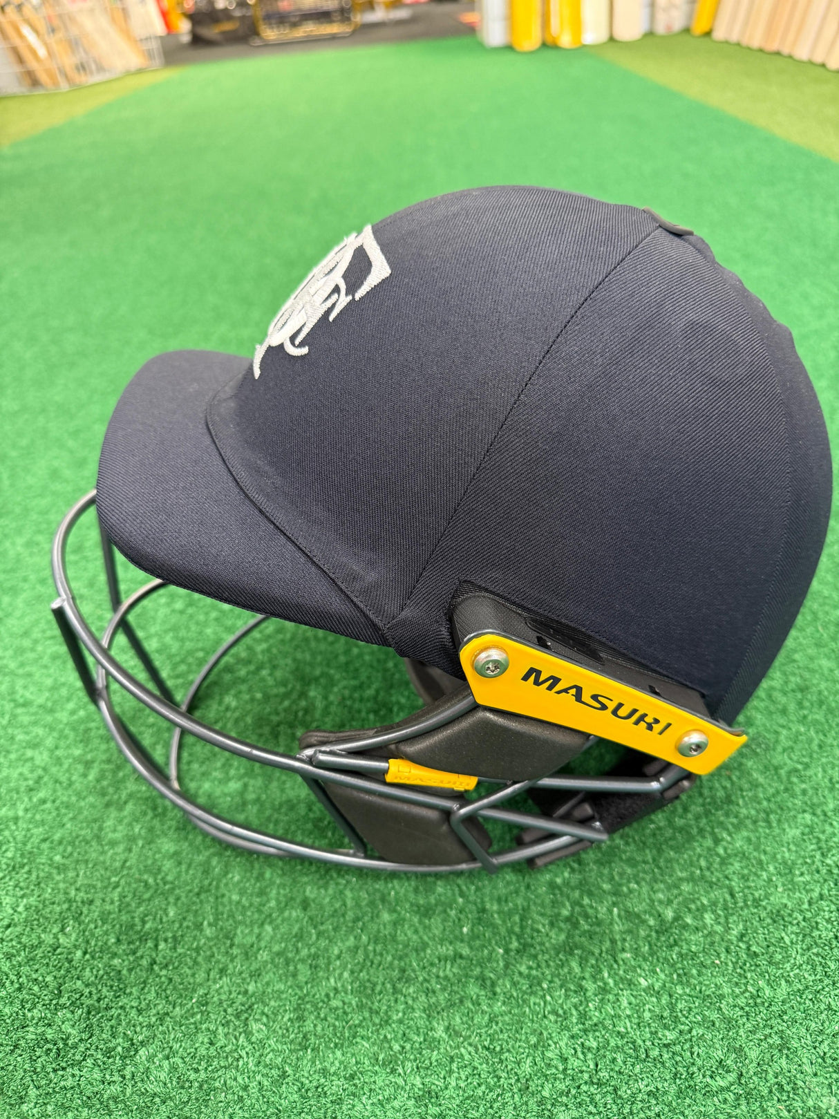 Masuri T Line Steel Custom Batting Helmet – Fremantle CC– Senior - 26/27