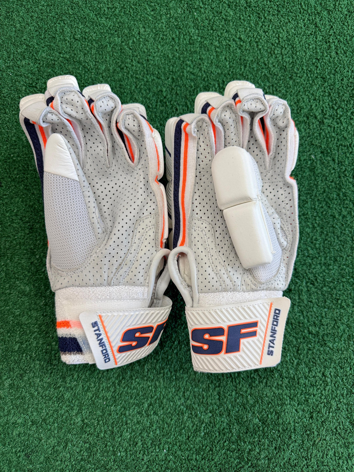 SF Triumph Cricket Batting Gloves - Junior - LH