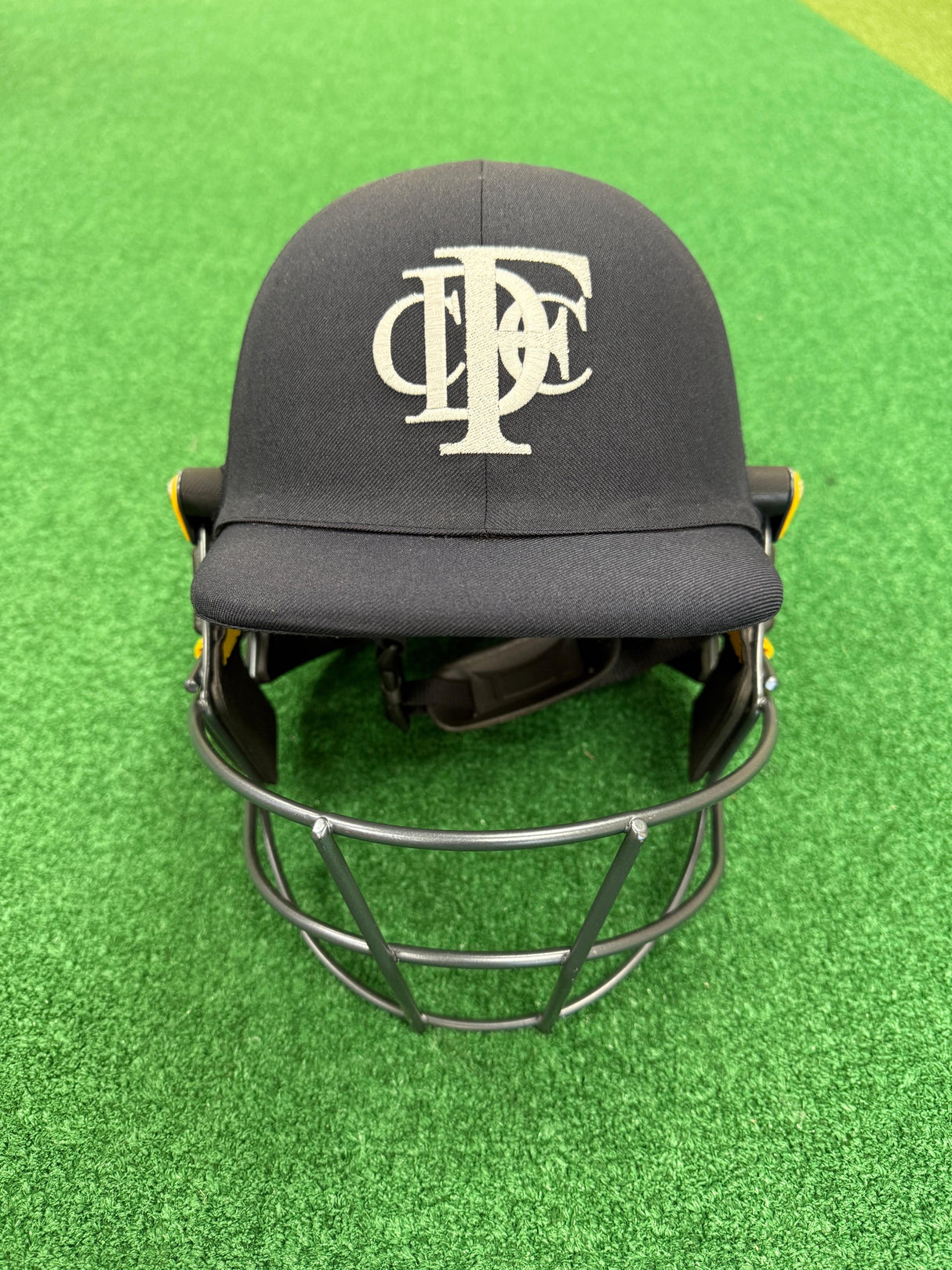 Masuri T Line Steel Custom Batting Helmet – Fremantle CC– Senior - 26/27