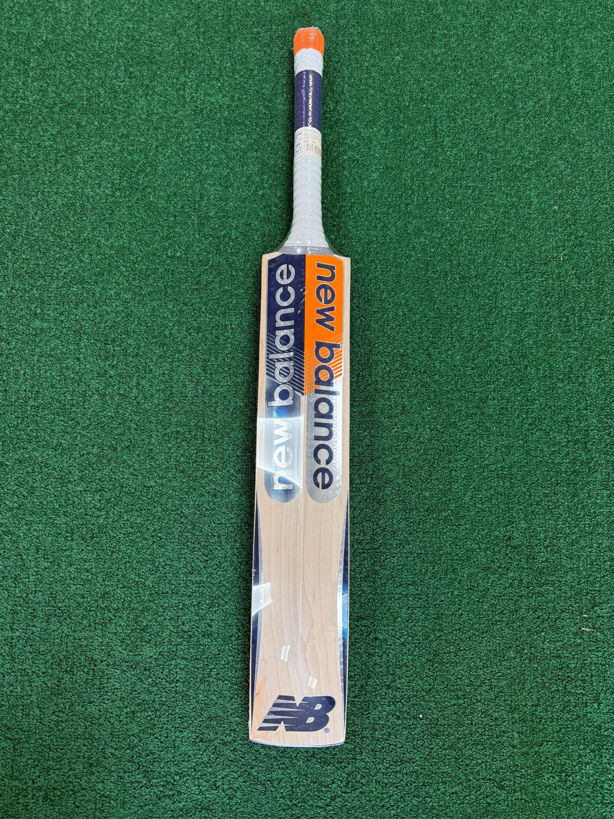 New Balance DC 880 English Willow Cricket Bat - SH