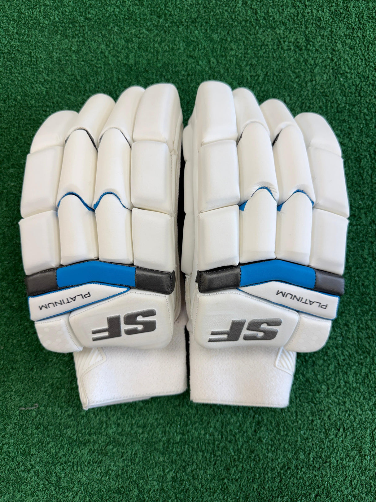 SF Platinum Cricket Batting Gloves - Youth - RH