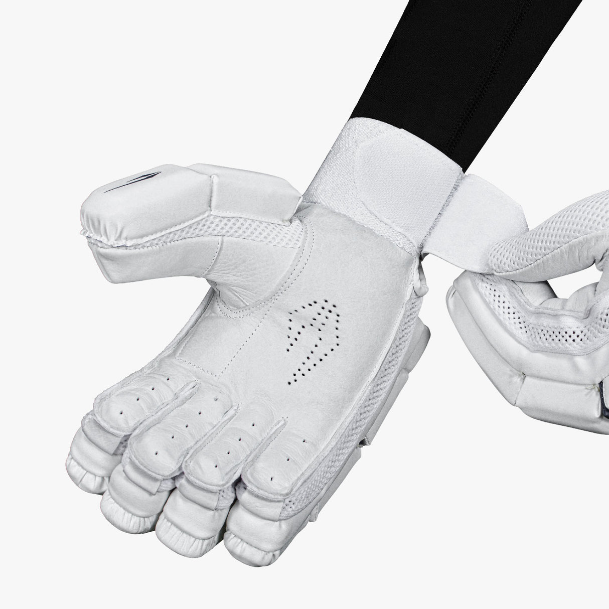 DSC Pearla 4000 Cricket Batting Gloves - 25/26