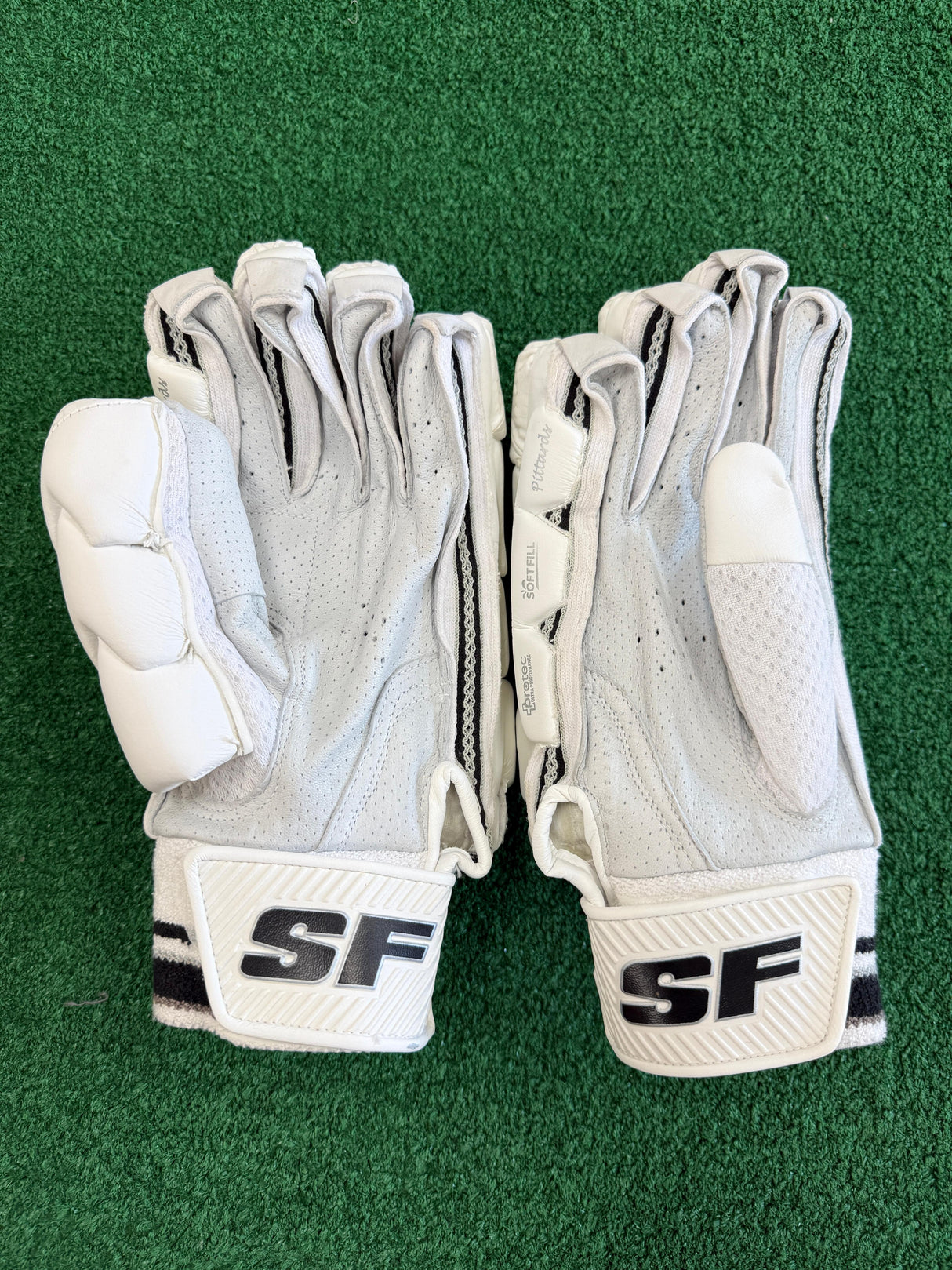 SF Black Edition Cricket Batting Gloves - Adult - RH