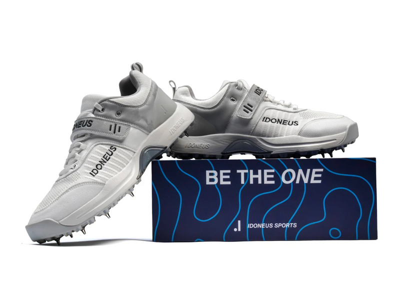 IDONEUS ID2 Cricket Bowling Shoe - Steel Spikes